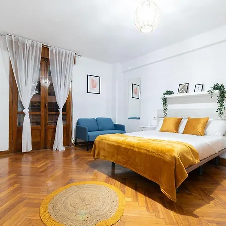 Gran Urban Camelias Apartment